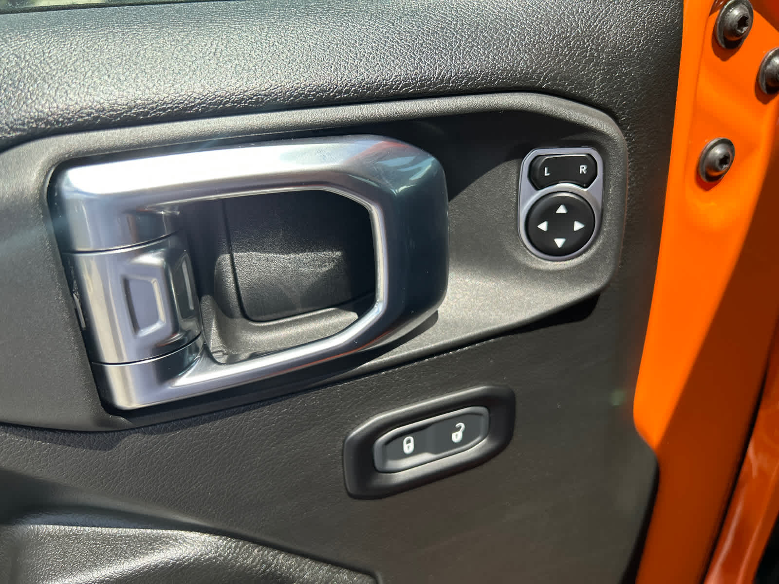 2025 Jeep Gladiator Willys Sport S photo 17