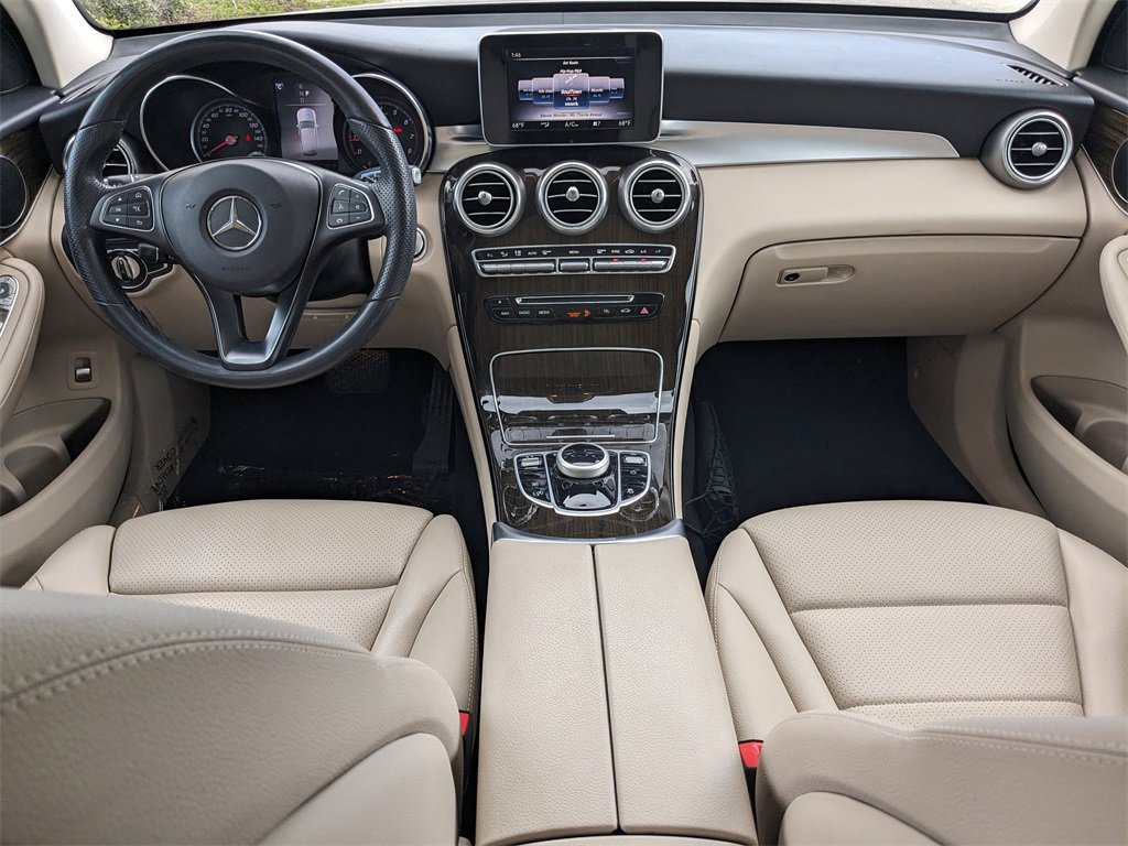 2019 Mercedes Benz GLC 300 photo 4