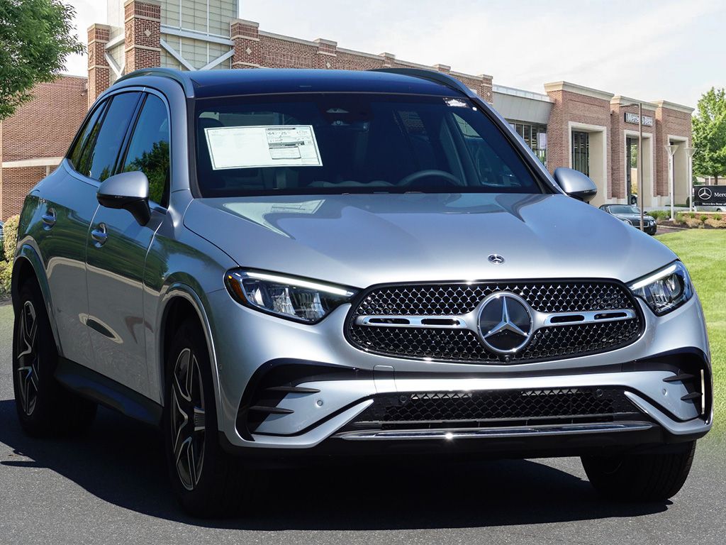 2025 Mercedes Benz GLC 350e 4MATIC photo 3