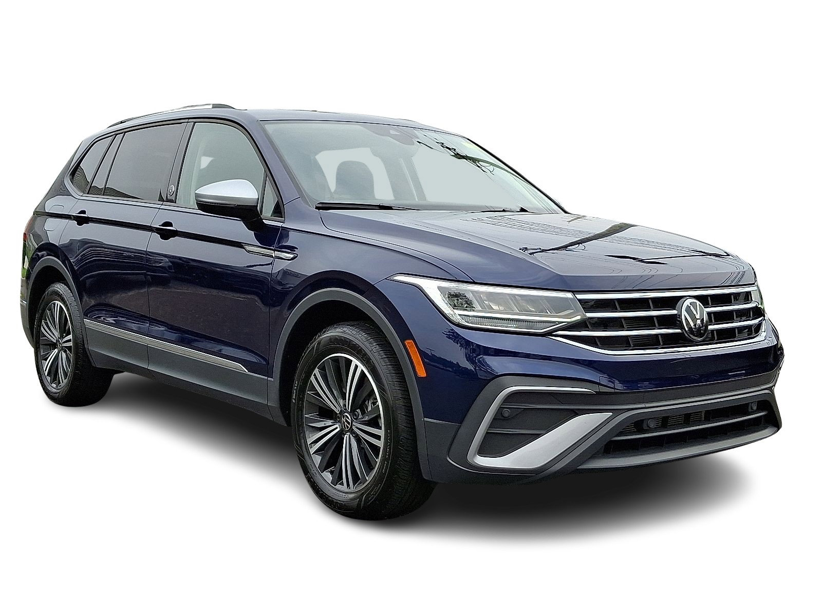 2024 Volkswagen Tiguan SE Wolfsburg Edition photo 3