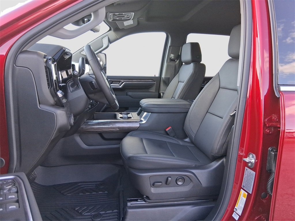 2026 Chevrolet Silverado 2500HD LTZ photo 9
