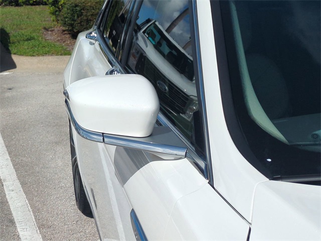 2020 Lincoln Continental Standard photo 11