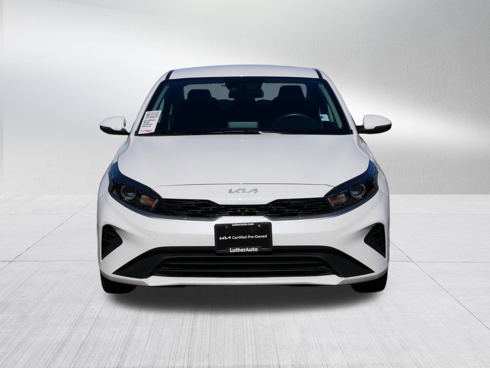 2024 Kia Forte LXS photo 2