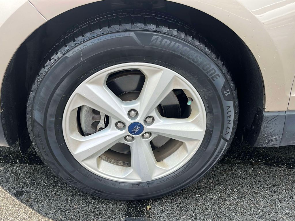 2020 Ford Edge SE photo 10