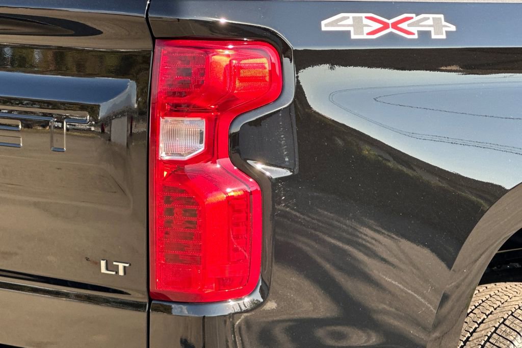 2025 Chevrolet Silverado 1500 LT photo 30