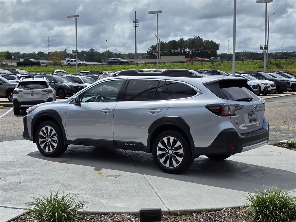 2025 Subaru Outback Touring XT photo 4