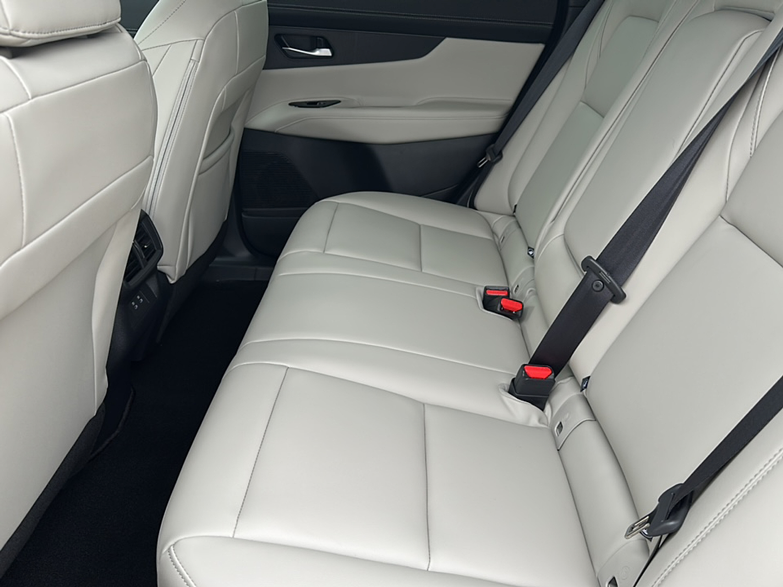 2025 Nissan Murano SL photo 8