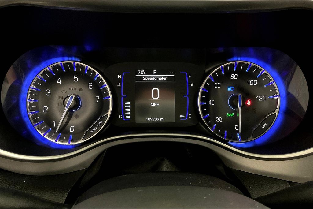2018 Chrysler Pacifica Touring L photo 18