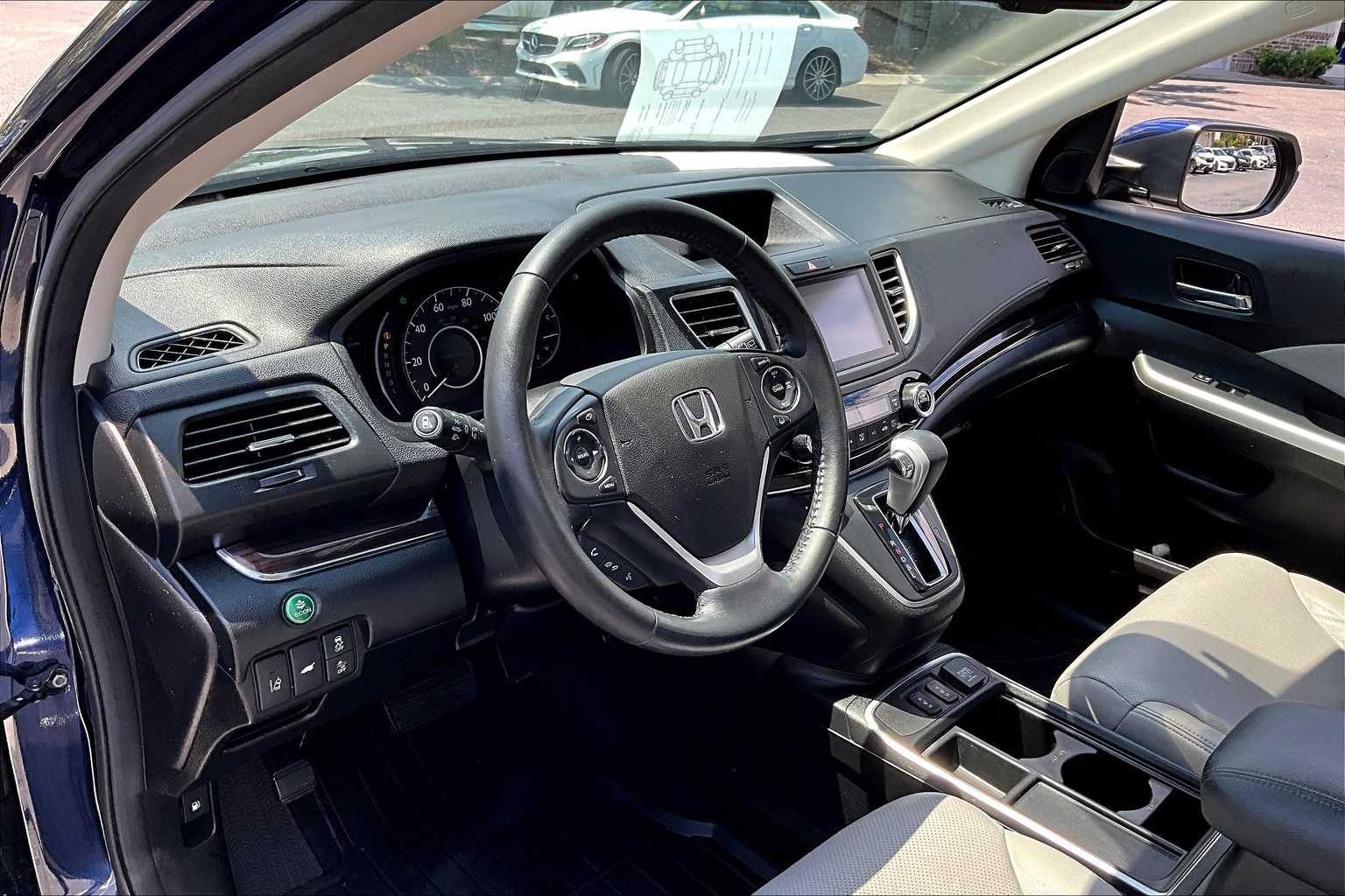 2015 Honda CR-V Touring photo 16