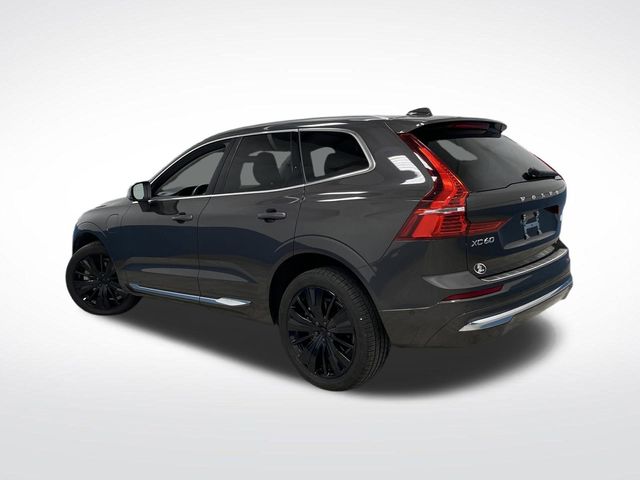 2022 Volvo XC60 Recharge Hybrid T8 Inscription photo 2