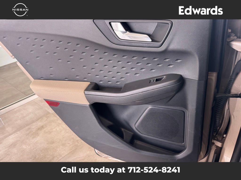 2020 Ford Escape SE photo 12