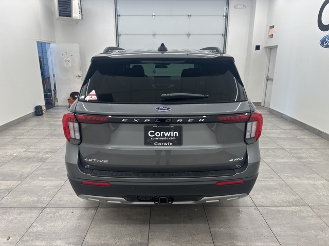 2025 Ford Explorer photo 6