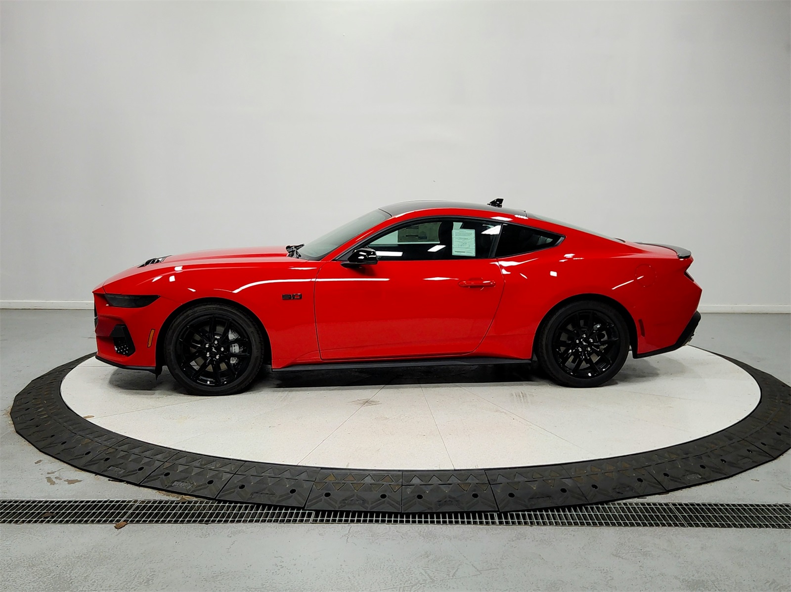 2025 Ford Mustang GT Premium photo 4