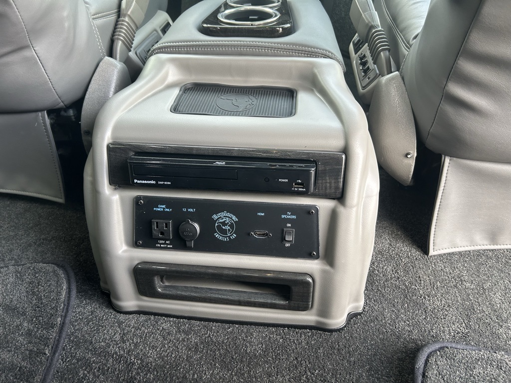 2025 Gmc Savana photo 24