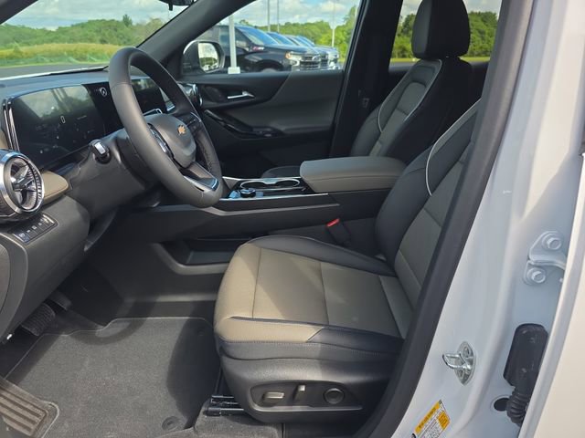 2026 Chevrolet Equinox LT photo 4