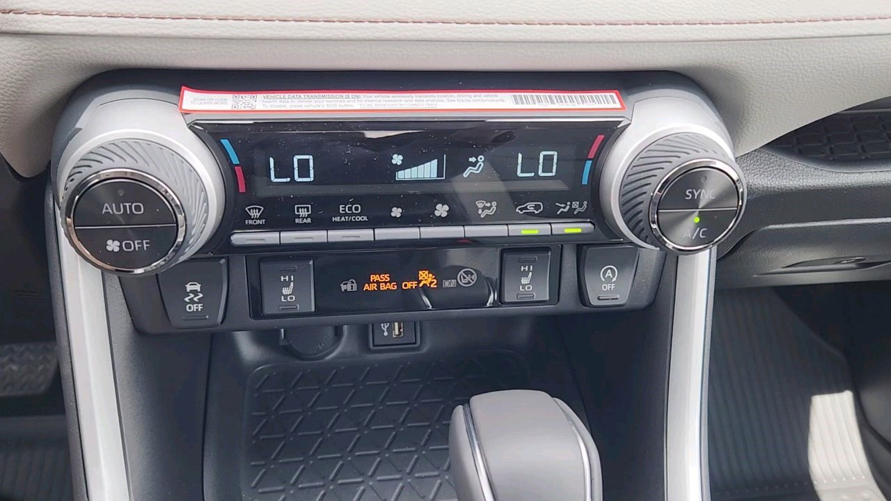 2025 Toyota RAV4 XLE Premium photo 24
