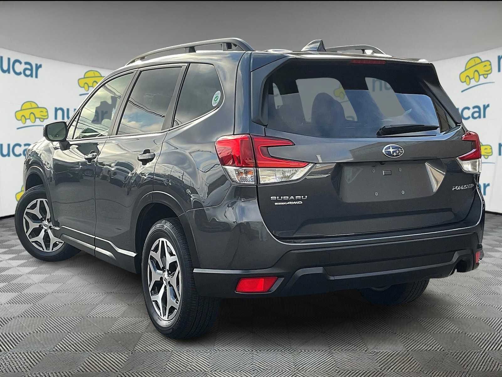 2024 Subaru Forester Premium photo 4
