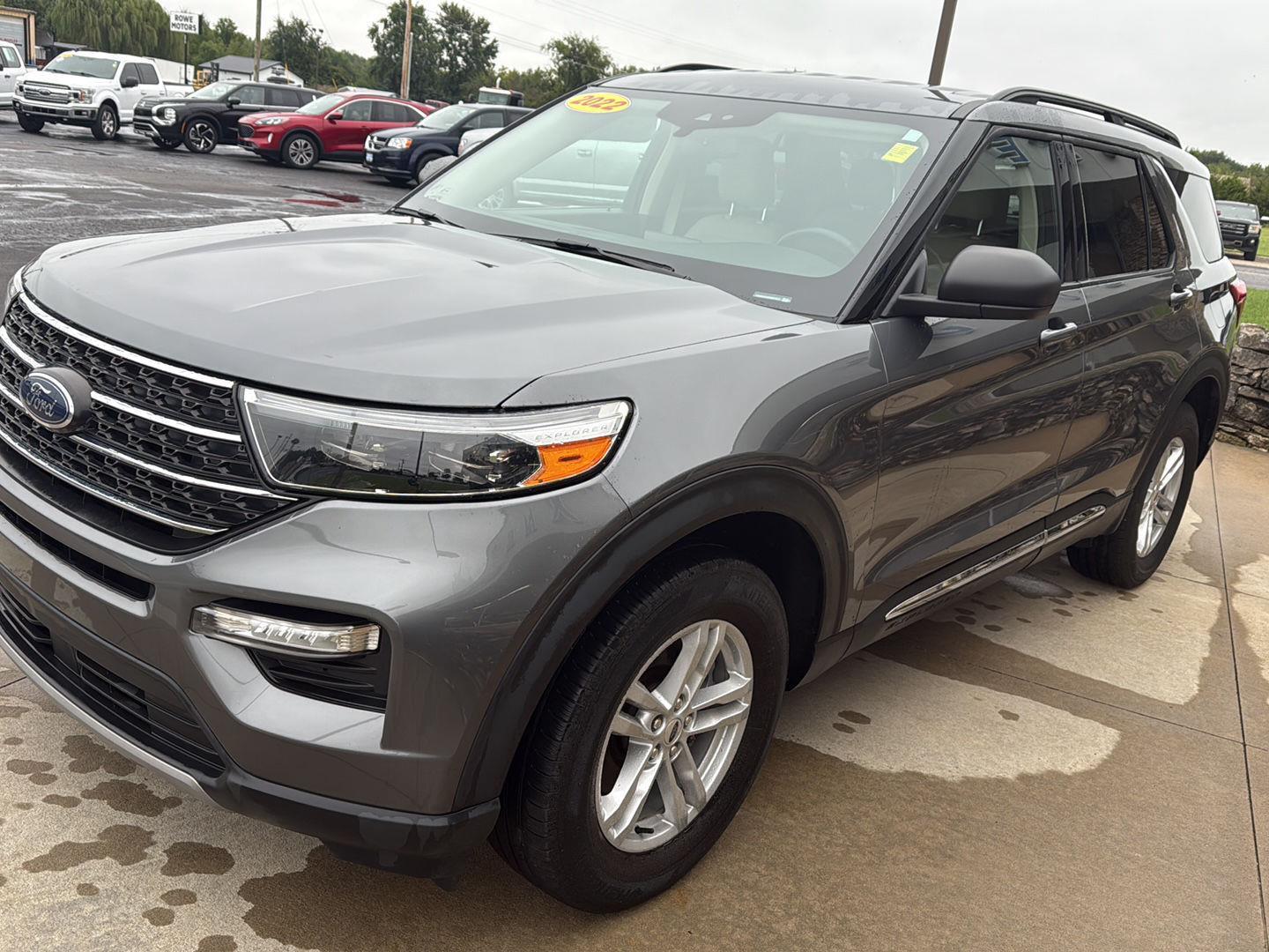 2022 Ford Explorer XLT photo 2