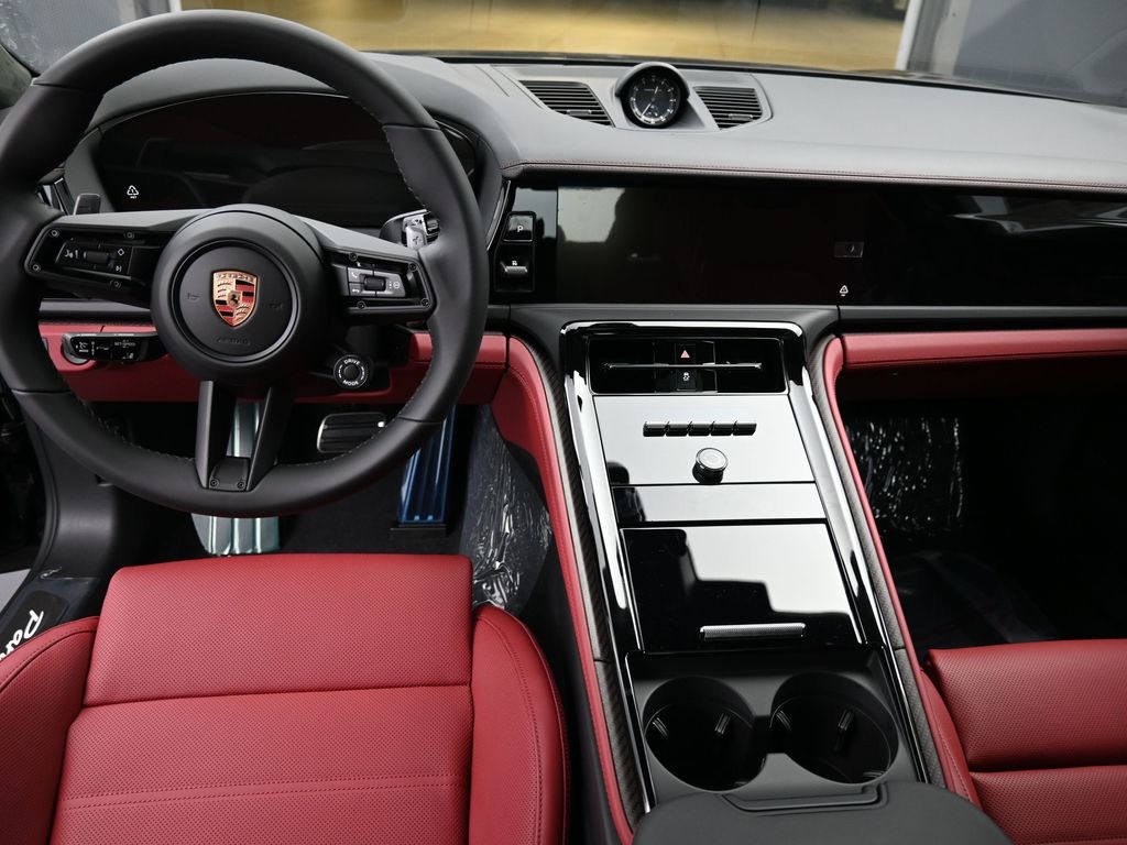 2026 Porsche Panamera GTS photo 6