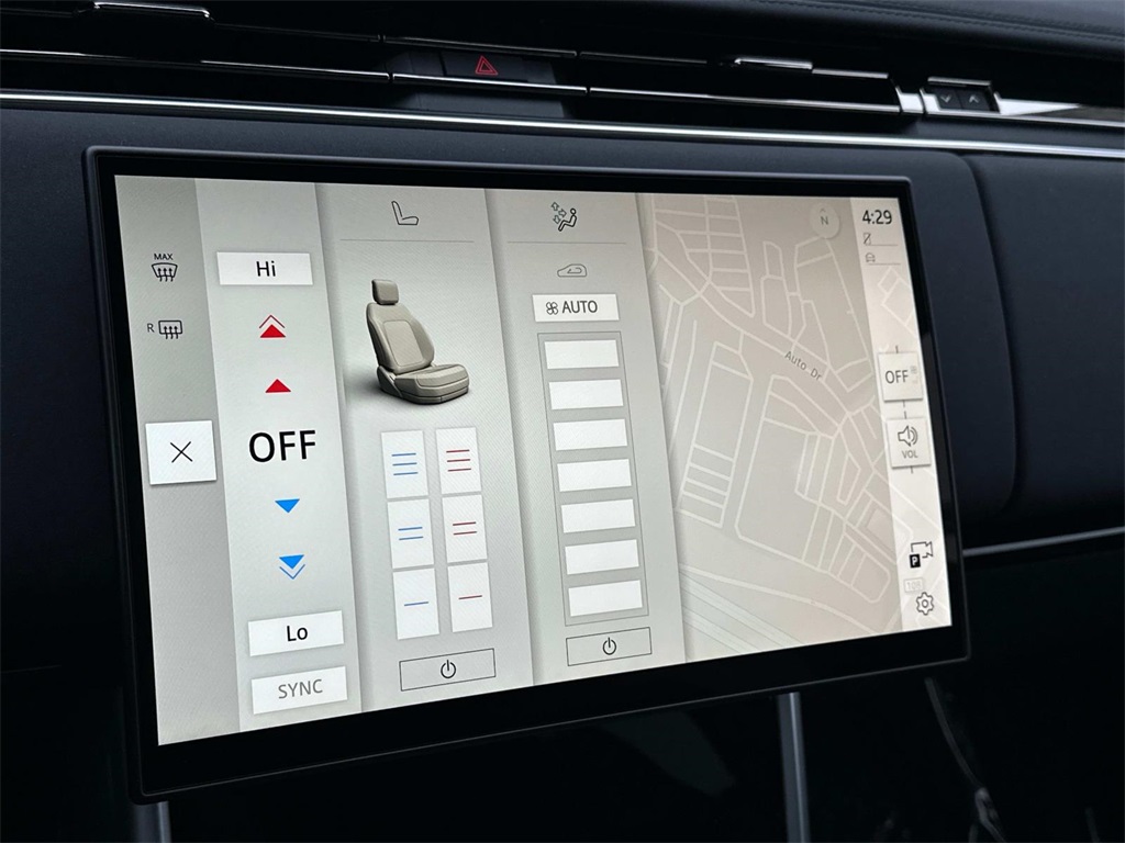 2025 Land Rover Range Rover SE photo 2