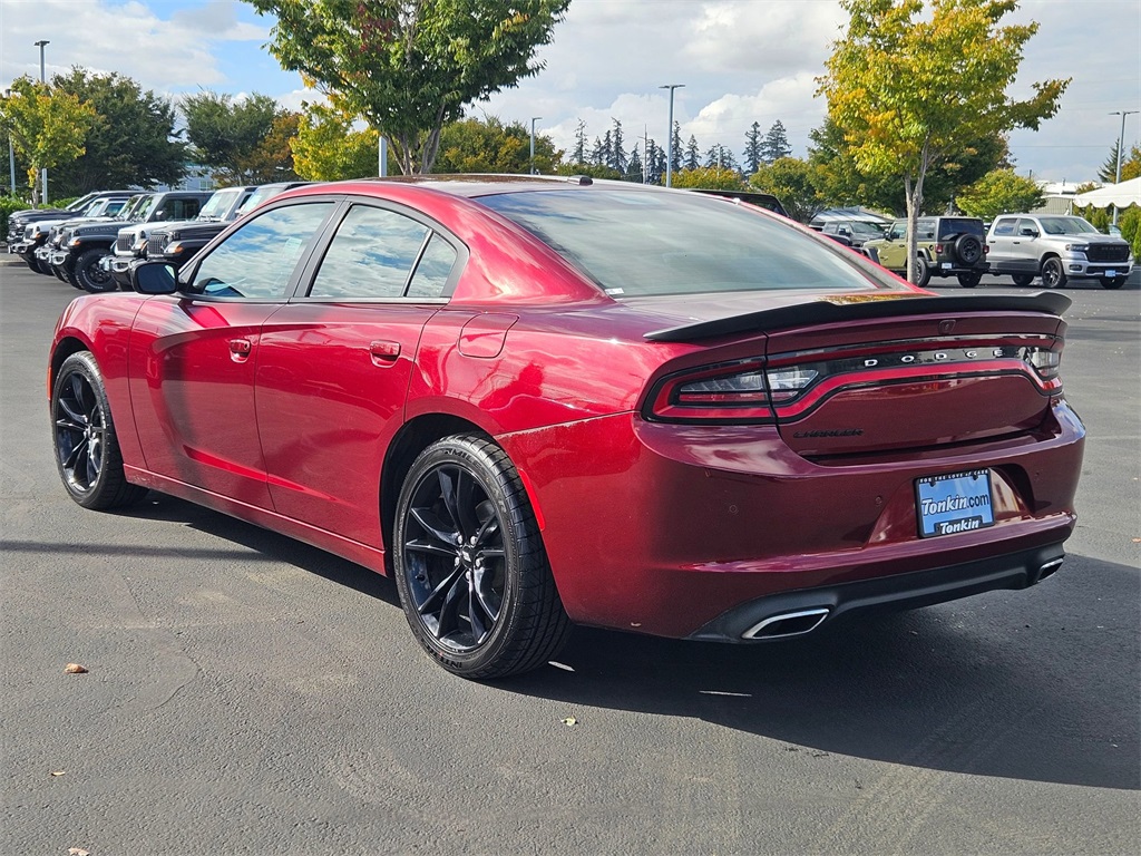 2018 Dodge Charger SXT photo 4