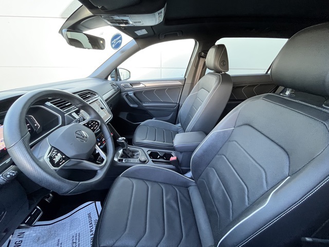 2024 Volkswagen Tiguan SEL R-Line Black photo 2