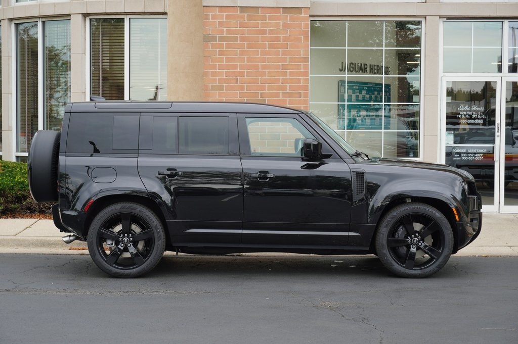 2025 Land Rover Defender 110 X-Dynamic SE photo 7