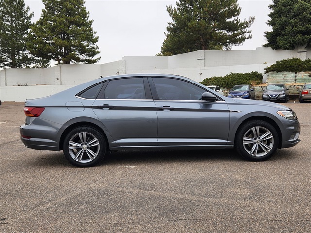 2019 Volkswagen Jetta R-Line photo 2