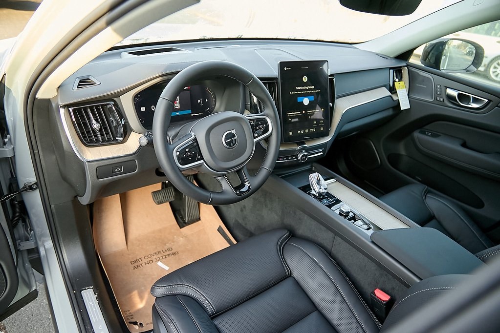 2026 VOLVO XC60 - Image 13