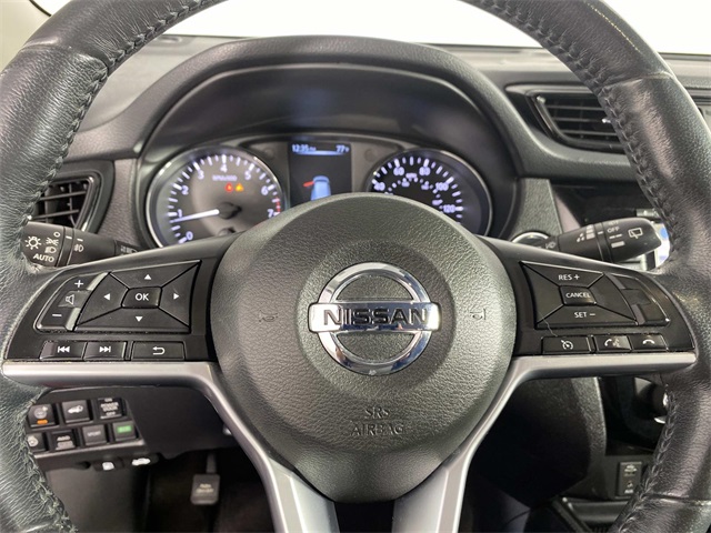 2017 Nissan Rogue SL photo 16