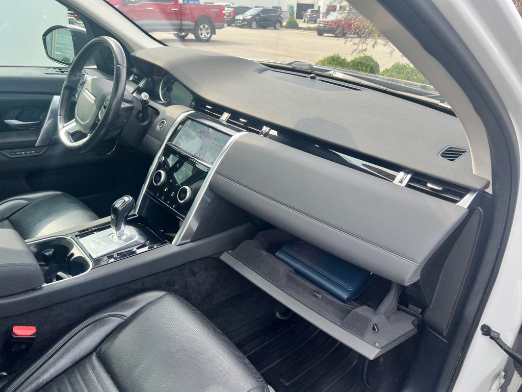 2020 Land Rover Discovery Sport S photo 38