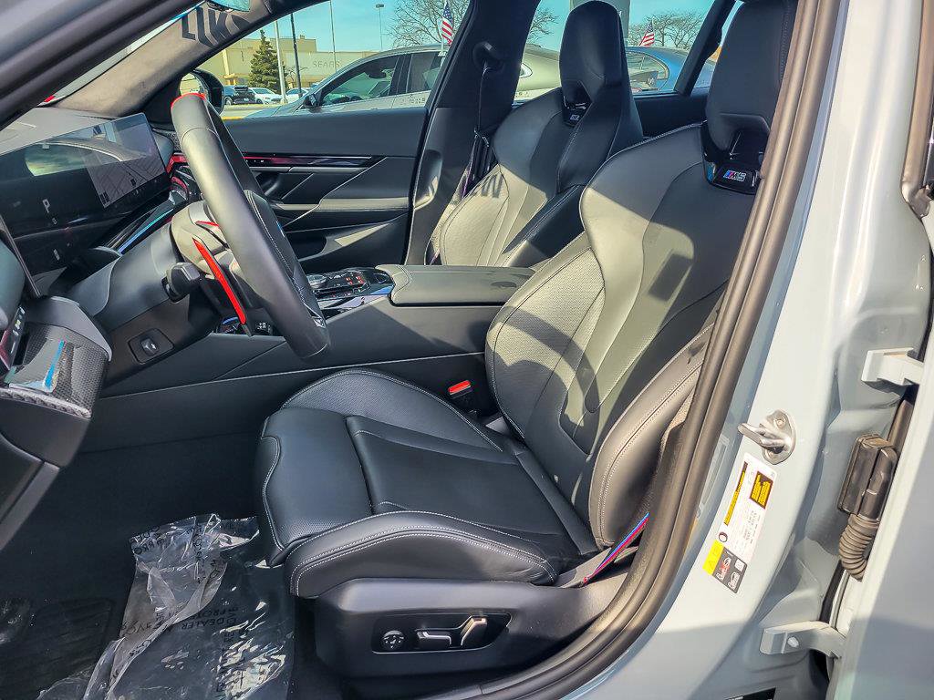 2025 BMW M5 - Image 10