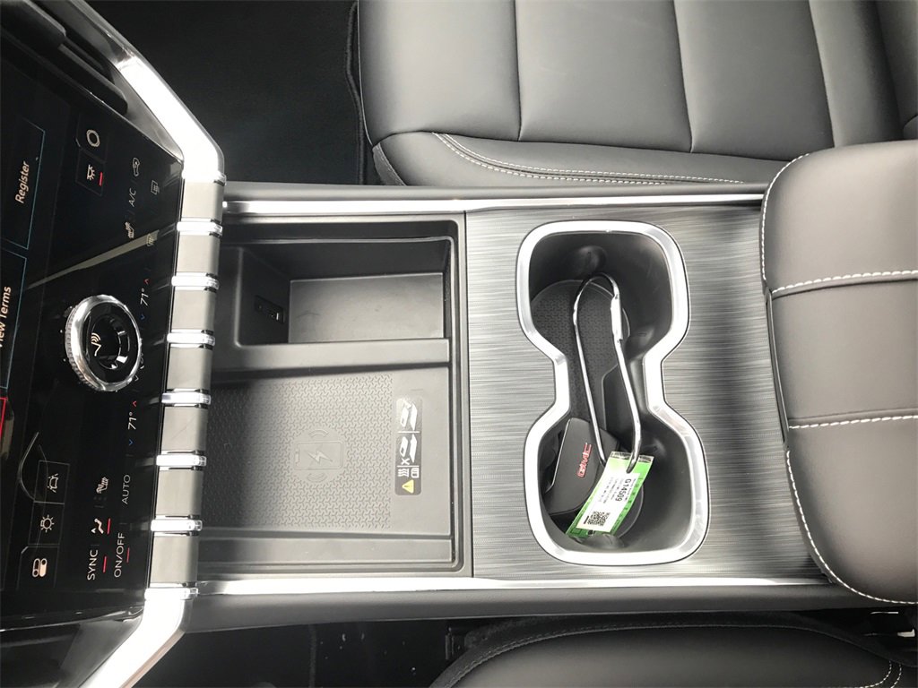 2026 GMC ACADIA - Image 24