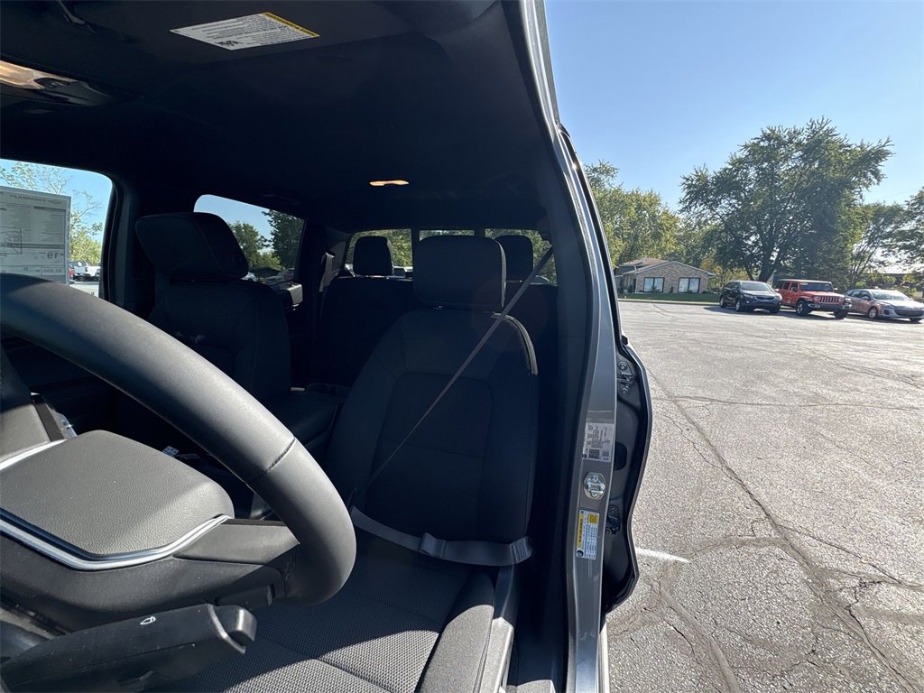 2026 Chevrolet Colorado LT photo 13