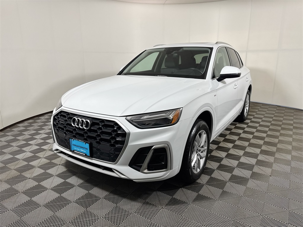 2022 Audi Q5 Premium's photo