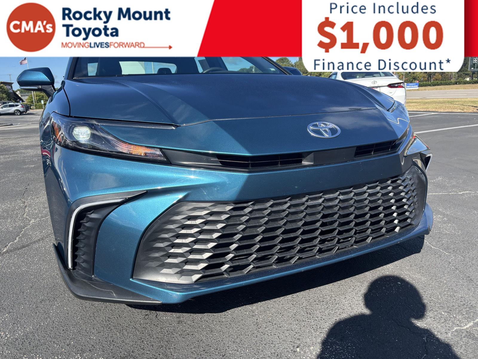 2025 Toyota Camry SE photo 10