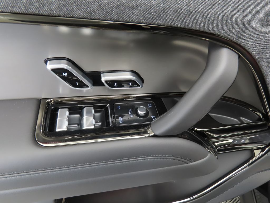 2025 Land Rover Range Rover Sport P530 Dynamic SE photo 19