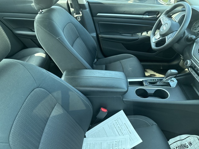 2022 Nissan Altima 2.5 SV photo 4