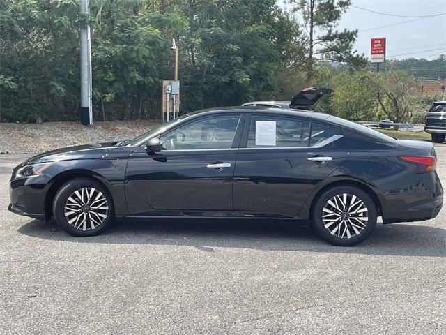 2024 Nissan Altima 2.5 SV photo 6