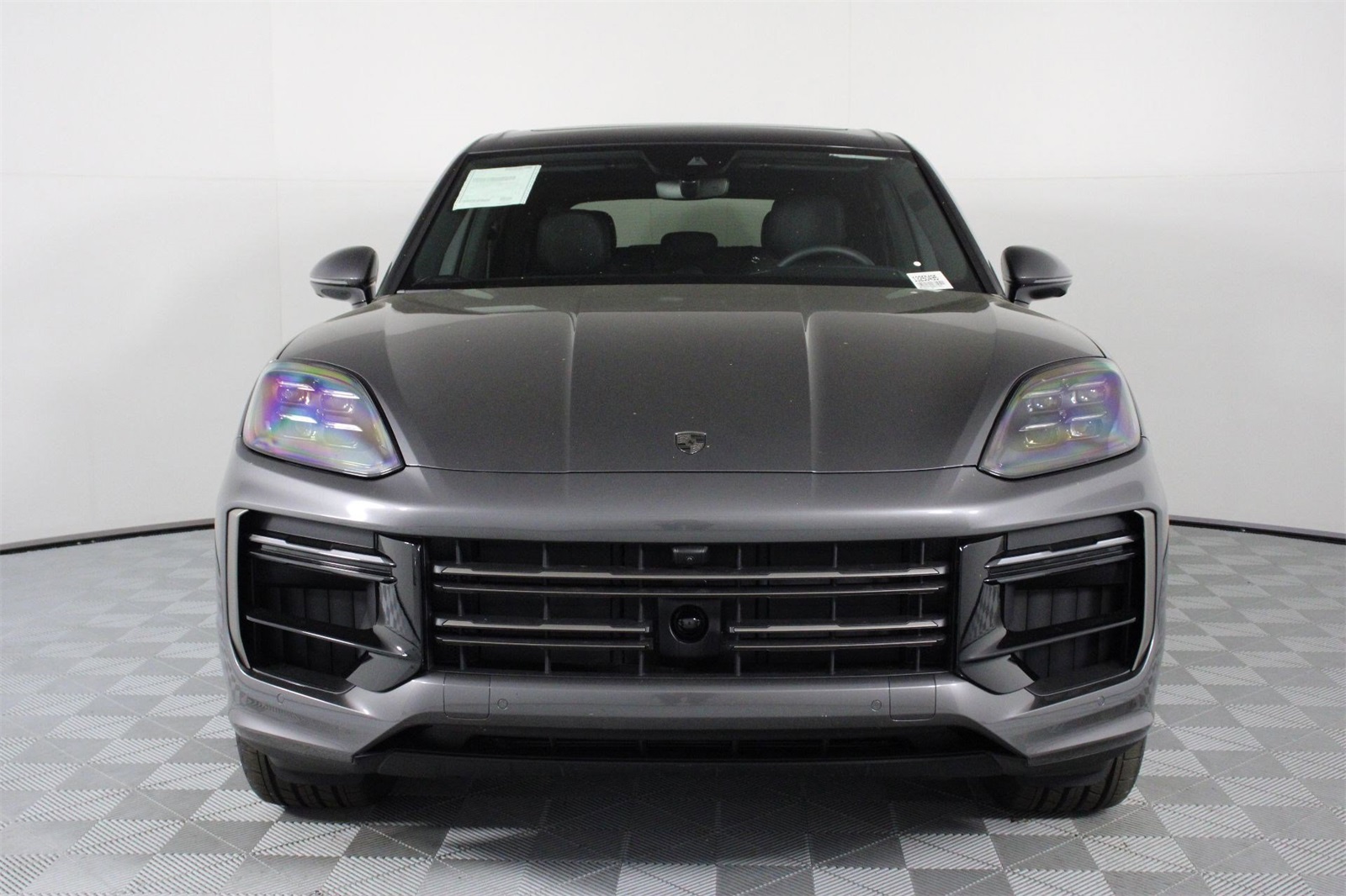 2025 Porsche Cayenne E-Hybrid Turbo photo 9