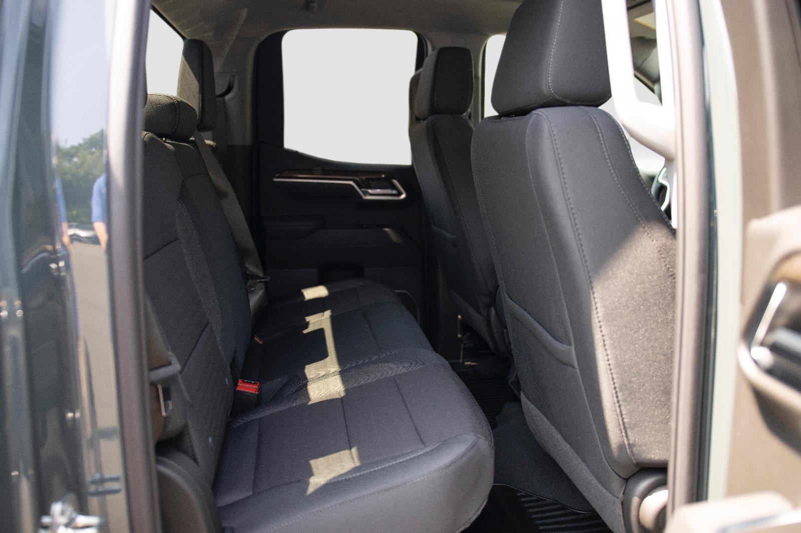 2025 Chevrolet Silverado 1500 LT photo 18