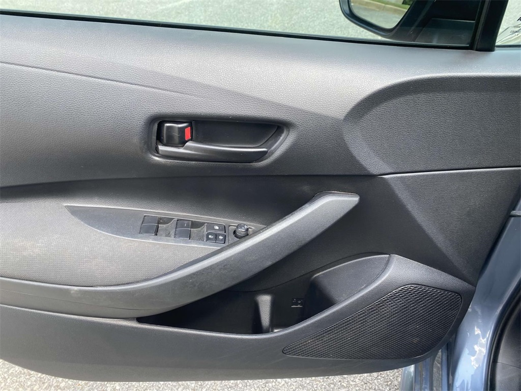 2023 Toyota Corolla LE photo 13