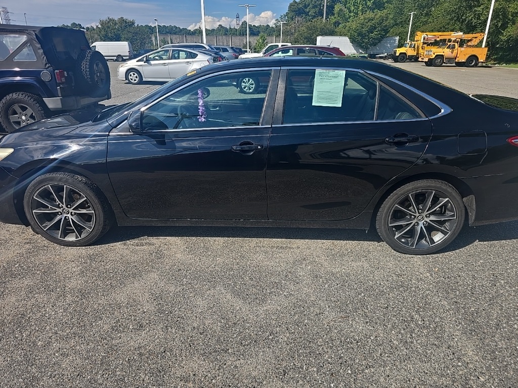 2016 Toyota Camry XSE photo 7
