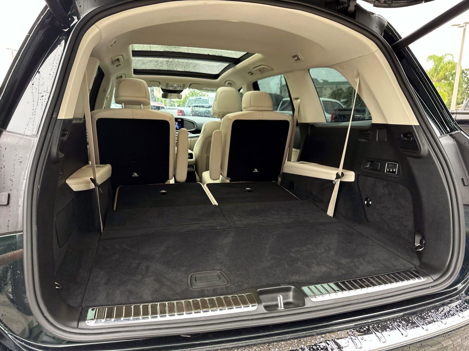 2025 Mercedes Benz GLS 580 4MATIC photo 10