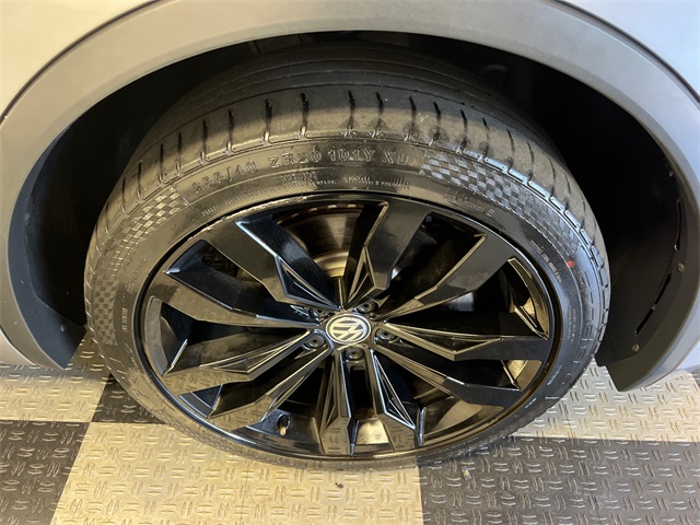 2021 Volkswagen Tiguan SE R-Line Black photo 8