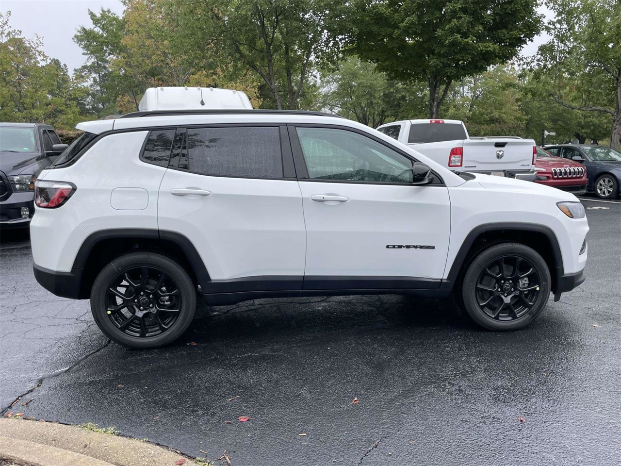 2026 Jeep Compass Latitude photo 3