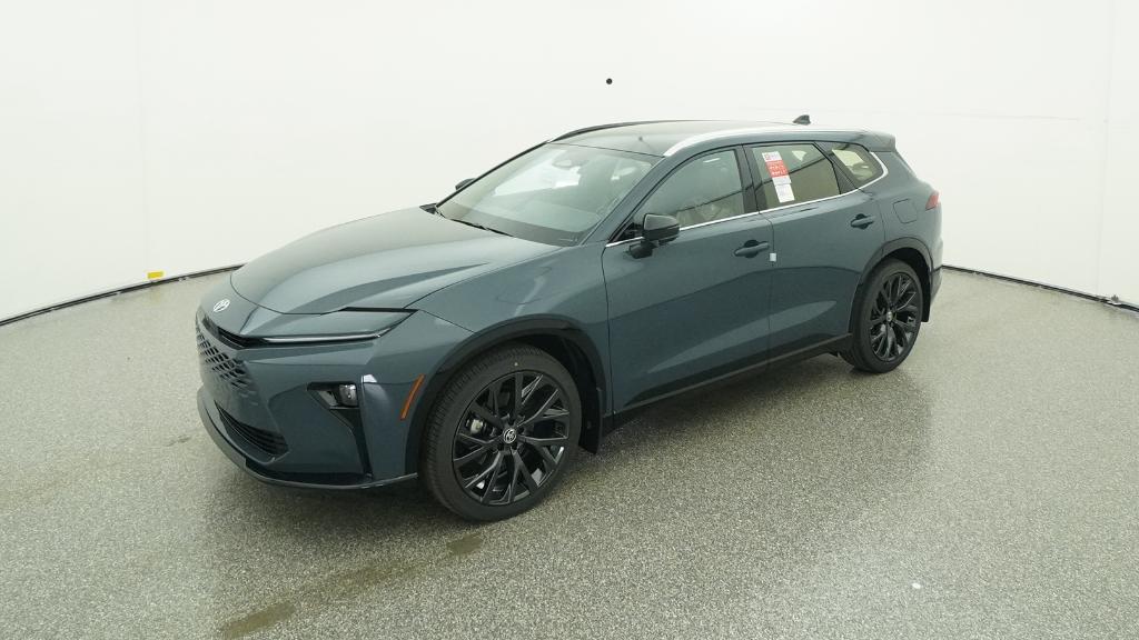 2025 Toyota Crown Signia Limited's photo