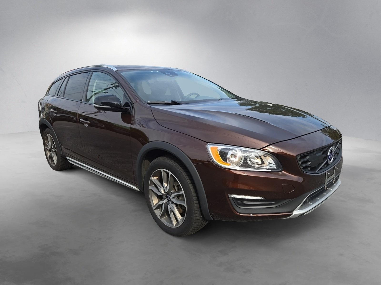 2018 Volvo V60 Cross Country T5 AWD photo 2