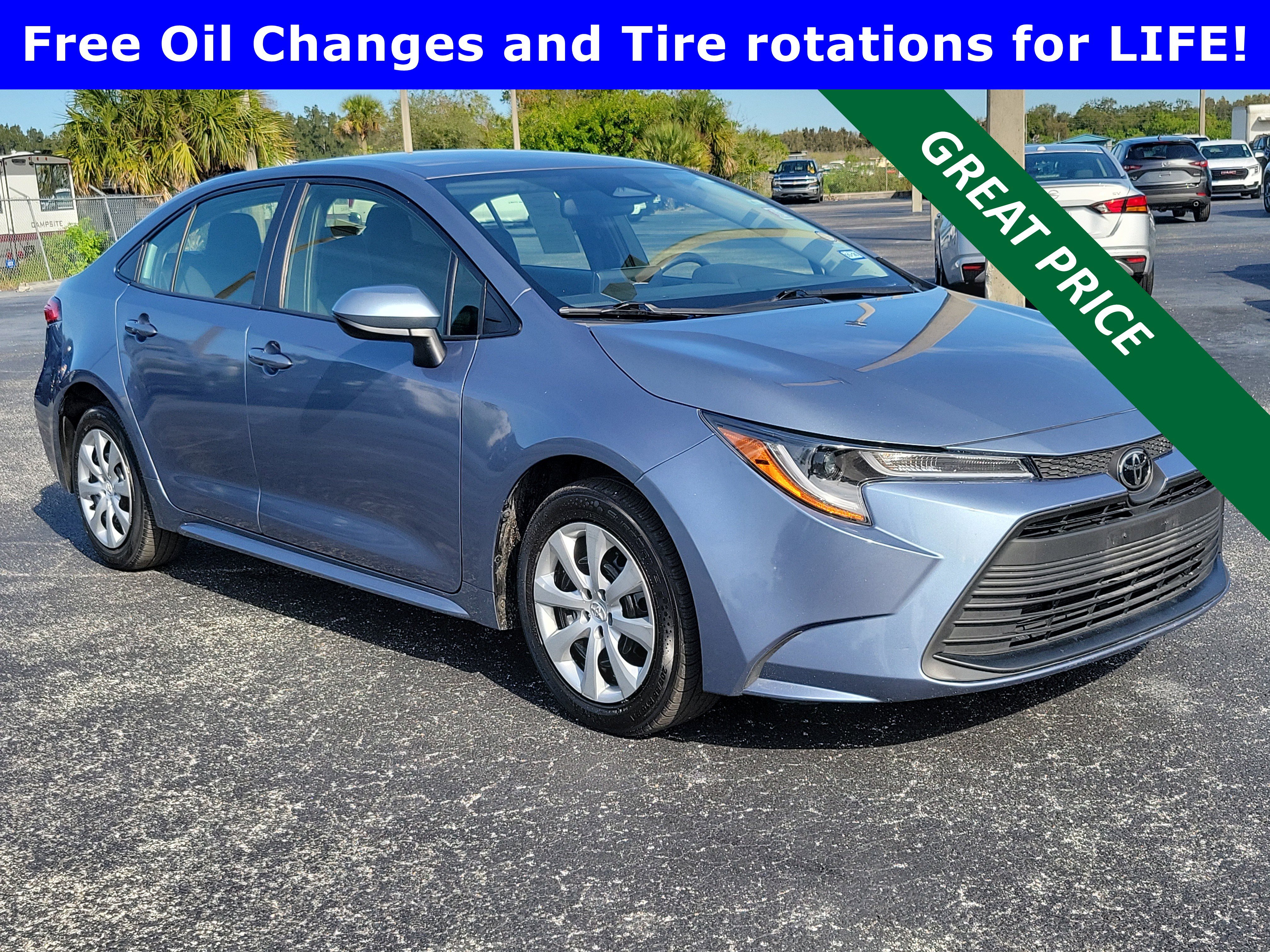 2023 Toyota Corolla LE's photo