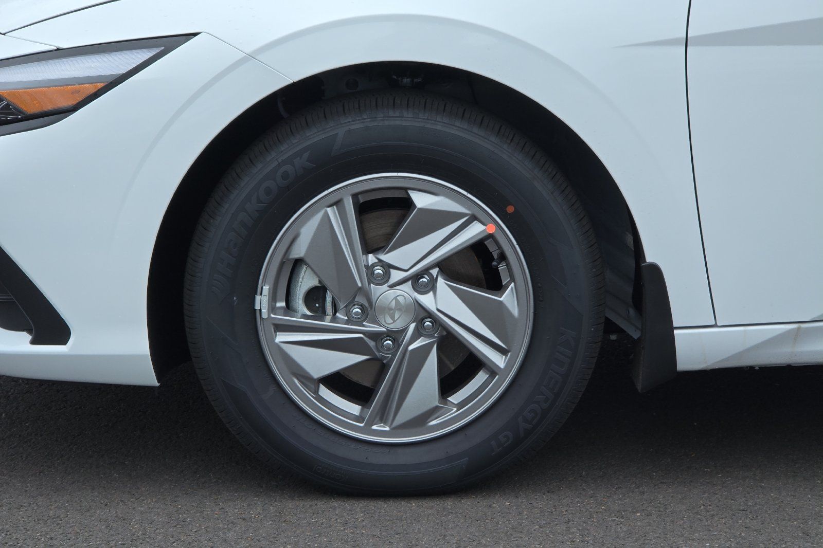 2025 Hyundai Elantra SE photo 22